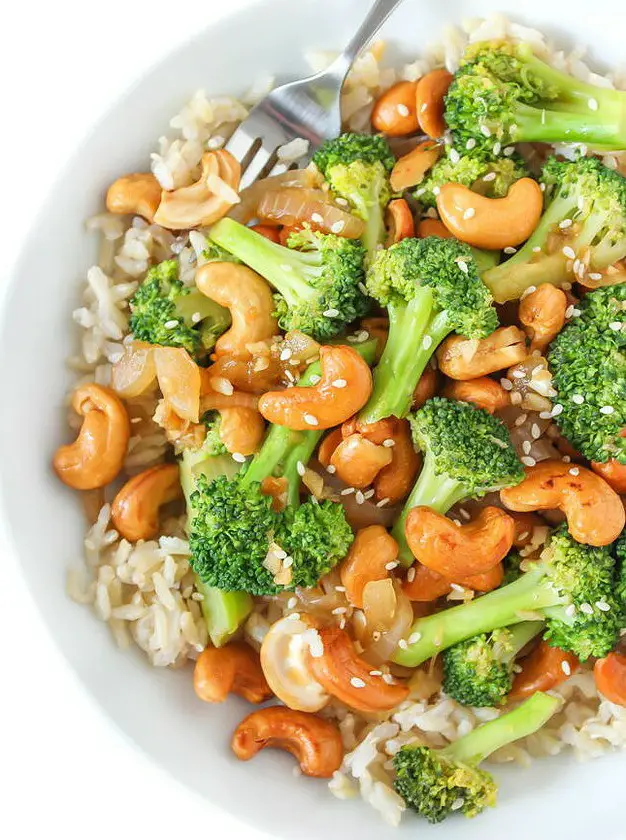 Broccoli Cashew Stir-Fry