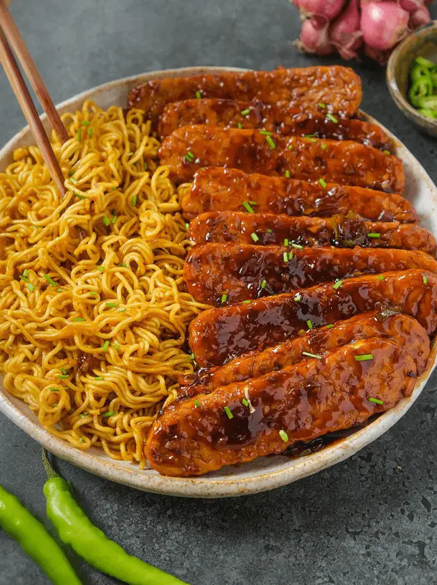 Sweet and Spicy Tempeh with Garlic Curry Noodles