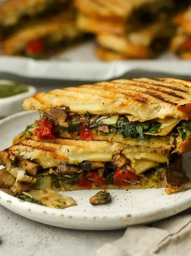 Pesto Veggie Sandwich