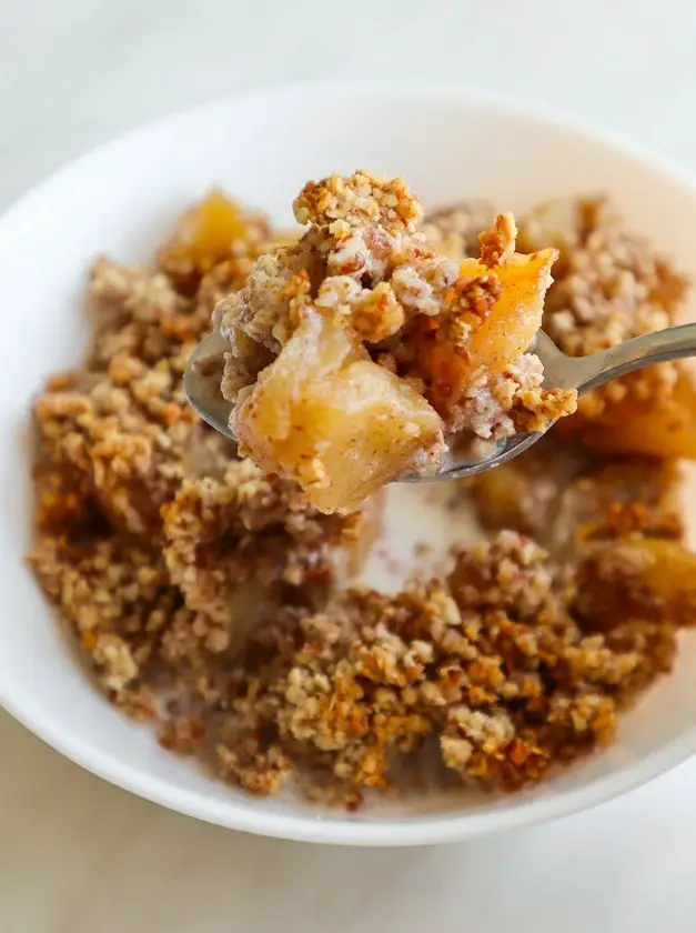 Healthy Breakfast Apple Crumble