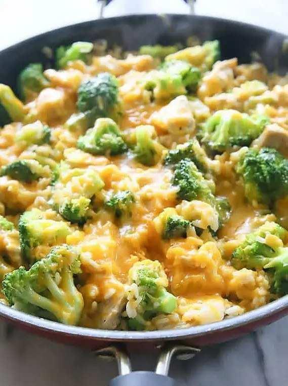 One-Pan Cheesy Chicken, Broccoli, and Rice