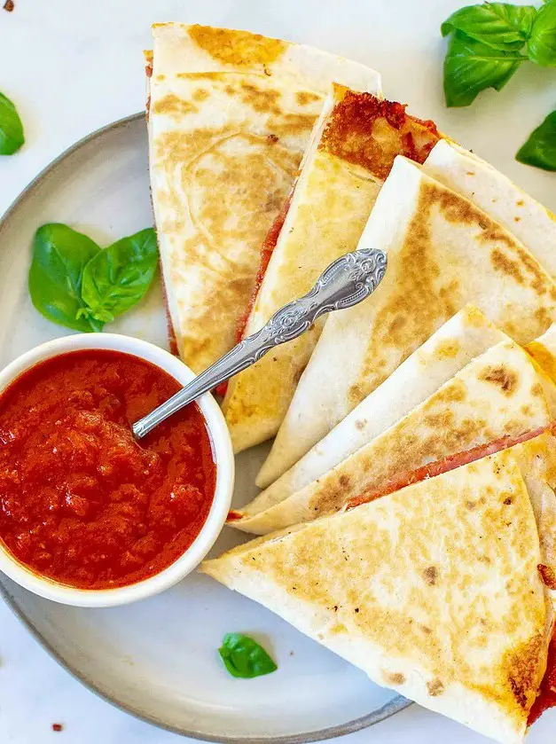 Easy Pizza Tortilla Wrap