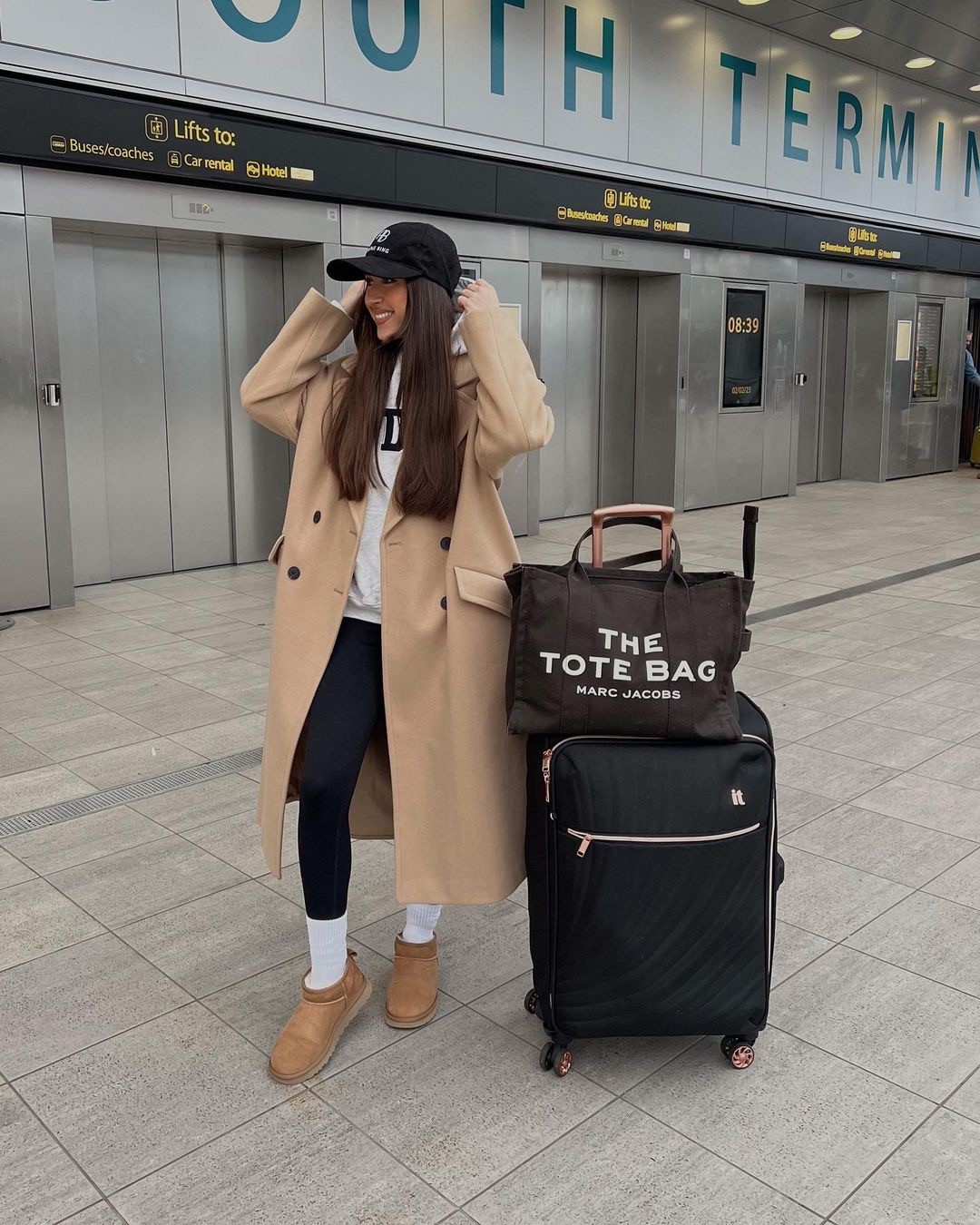 HOODIE + LEGGINGS + TRENCH COAT