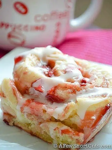 Strawberry Cinnamon Rolls