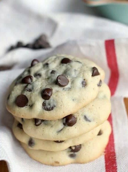 Thick and Cakey Chocolate Chip Cookies