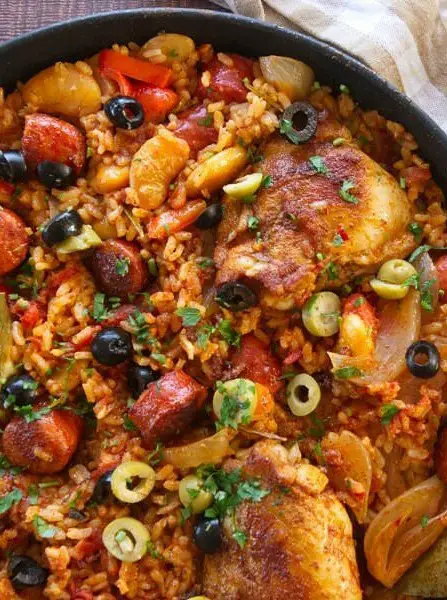 One Pan Spanish Chicken and Rice (Arroz Con Pollo)