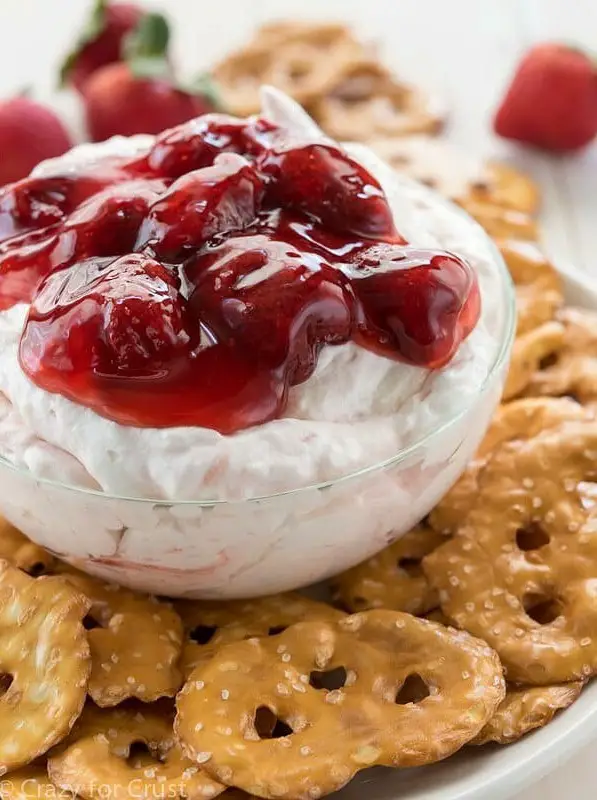 Strawberry Pretzel Salad Dip