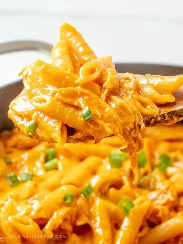 One Pot Cheesy Chicken Pasta