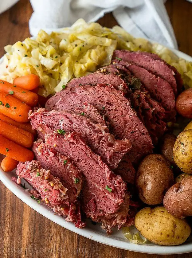 Slow Cooker Corned Beef and Cabbage