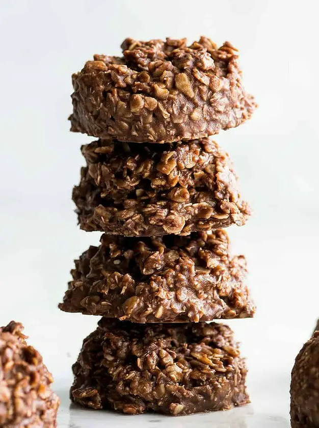 Healthy No-Bake Chocolate Peanut Butter Cookies