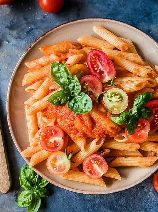 Easy Pasta in Fresh Tomato Sauce