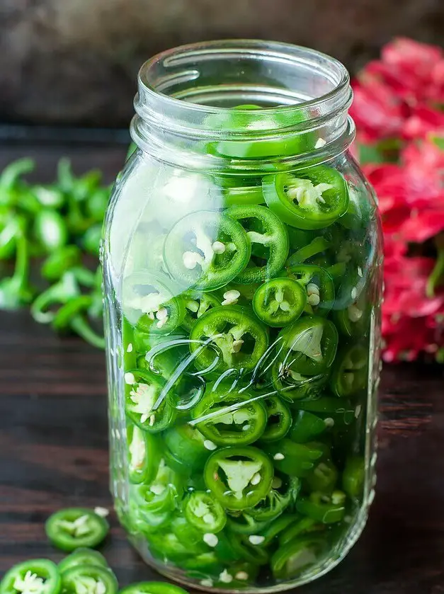 Quick Fridge Pickled Jalapeño Peppers