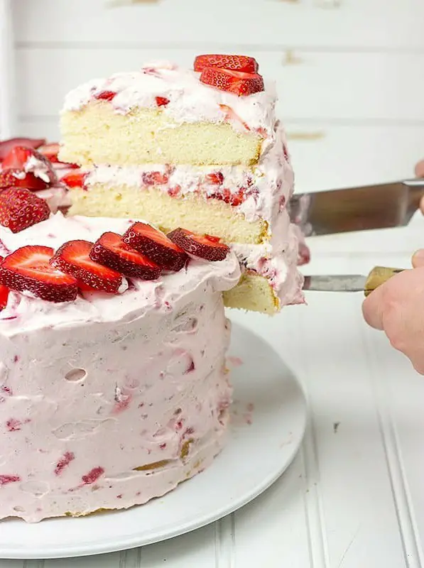 Fresh Strawberry Cake