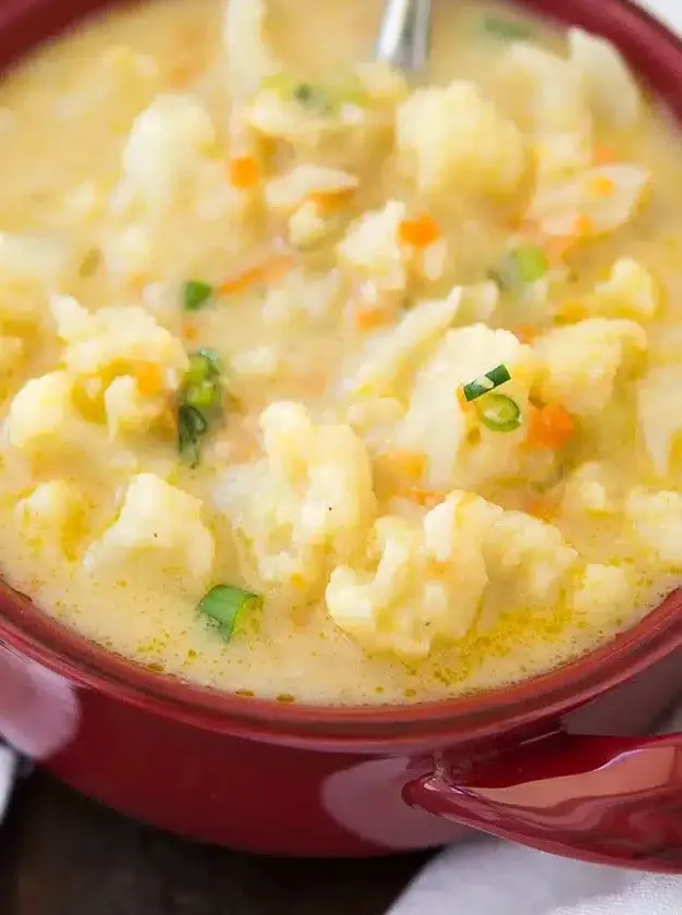 Cheesy Cauliflower Soup