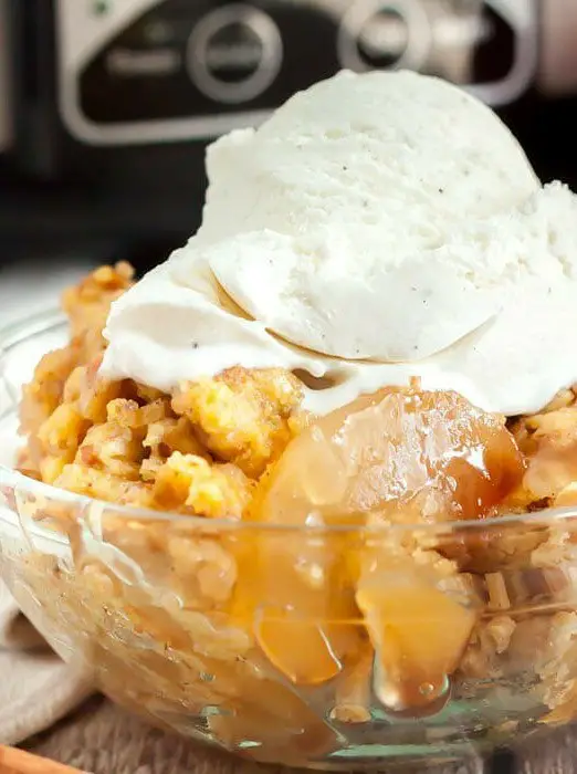 Crock Pot Apple Pie Dump Cake