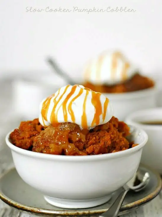 Slow Cooker Pumpkin Cobbler