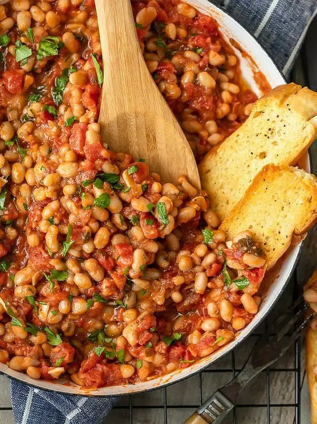 White Beans with Tomato and Garlic