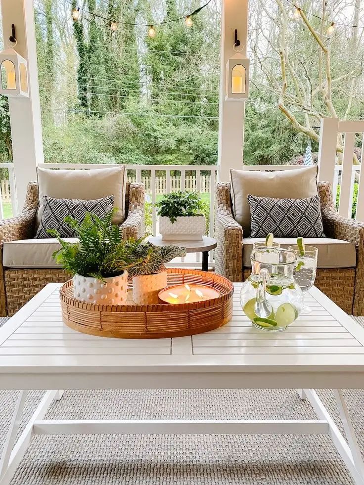 CHAIRS AND COFFEE TABLE