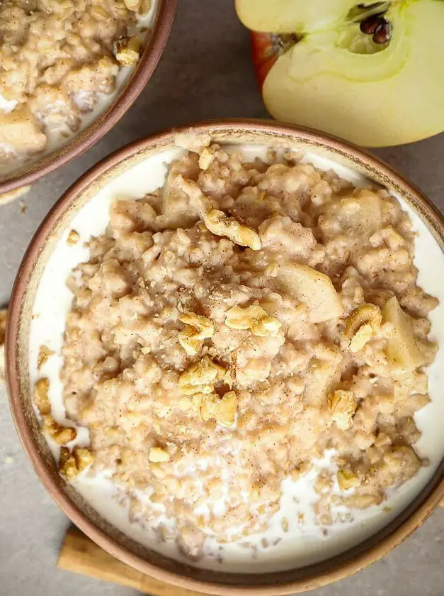 Apple Cinnamon Crockpot Oatmeal