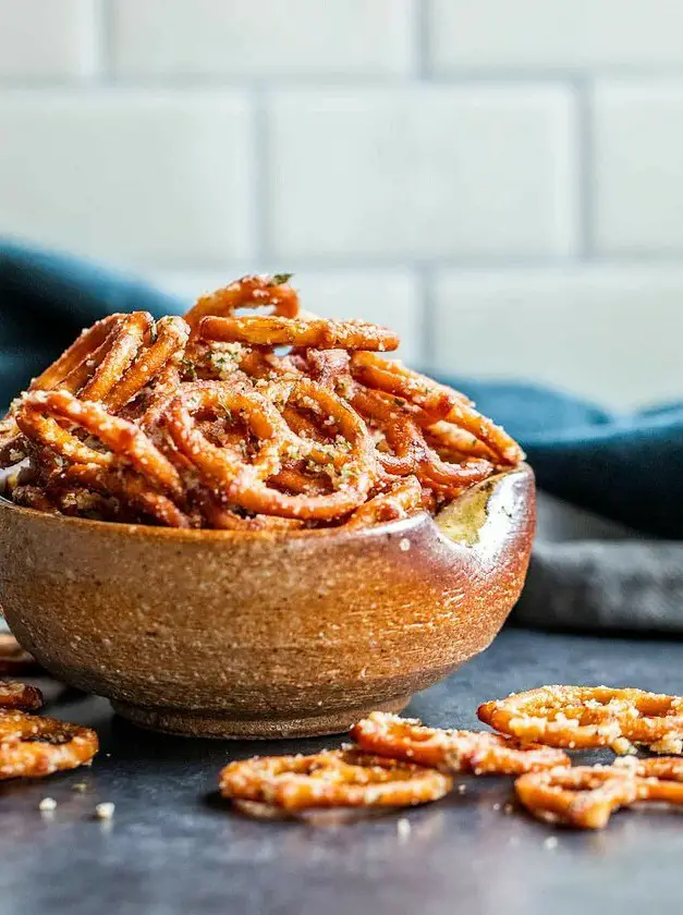 Easy Garlic Parmesan Pretzels