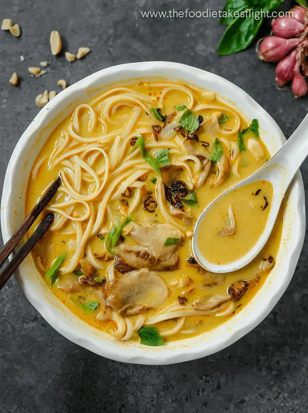 Vegan Peanut Satay Noodle Soup