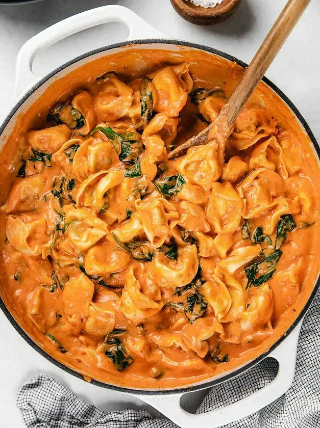 Tortellini in Tomato Sauce