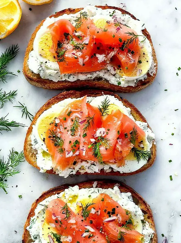 Smoked Salmon with Ricotta and Egg Toasts