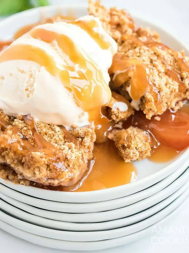 CrockPot Apple Cobbler