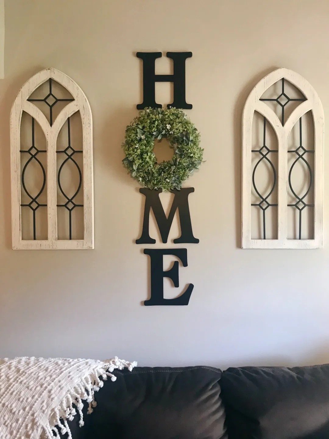 SIMPLE ABOVE THE COUCH DECOR