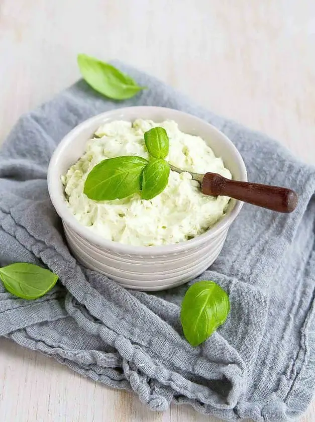 Whipped Pesto Cream Cheese Spread