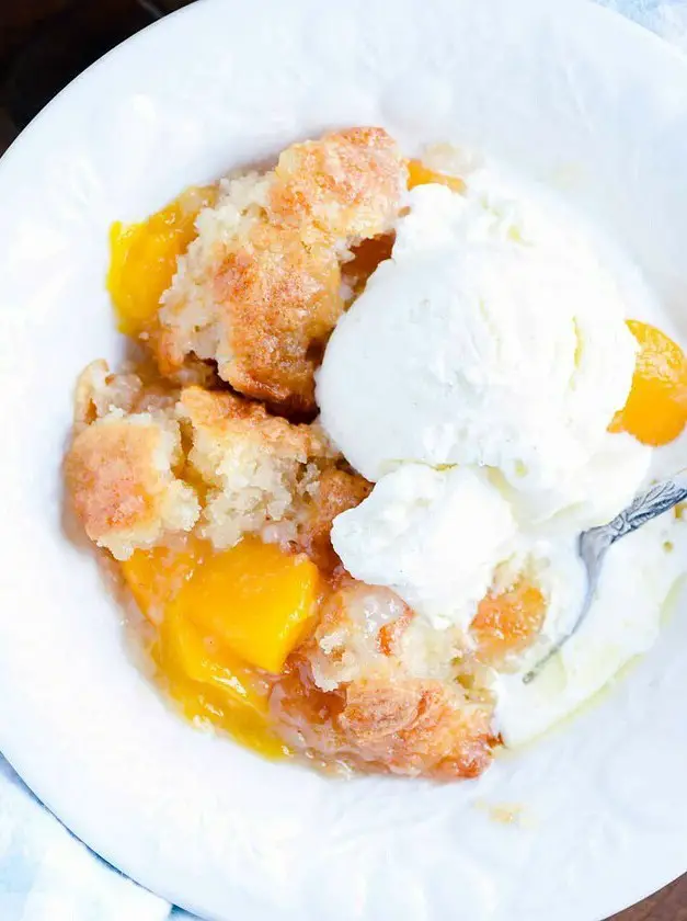 Quick and Easy Peach Cobbler