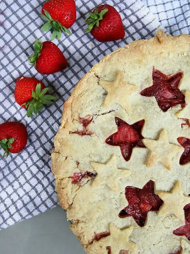 Easy Strawberry Rhubarb Pie