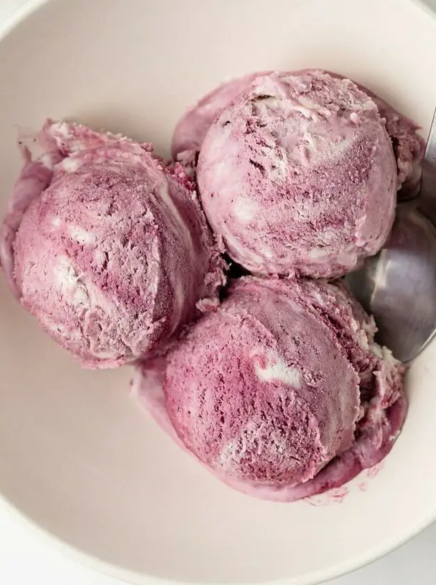 Fresh Blackberry Ice Cream