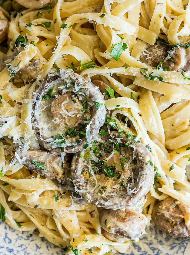 Creamy Lemon Garlic Mushroom Pasta