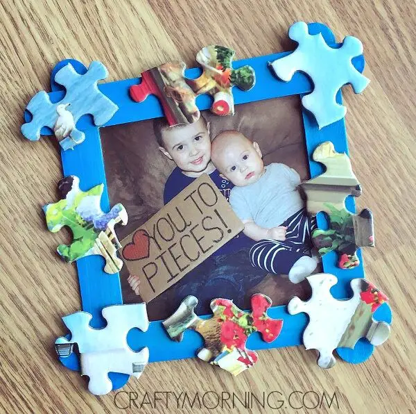 PUZZLE PICTURE FRAME