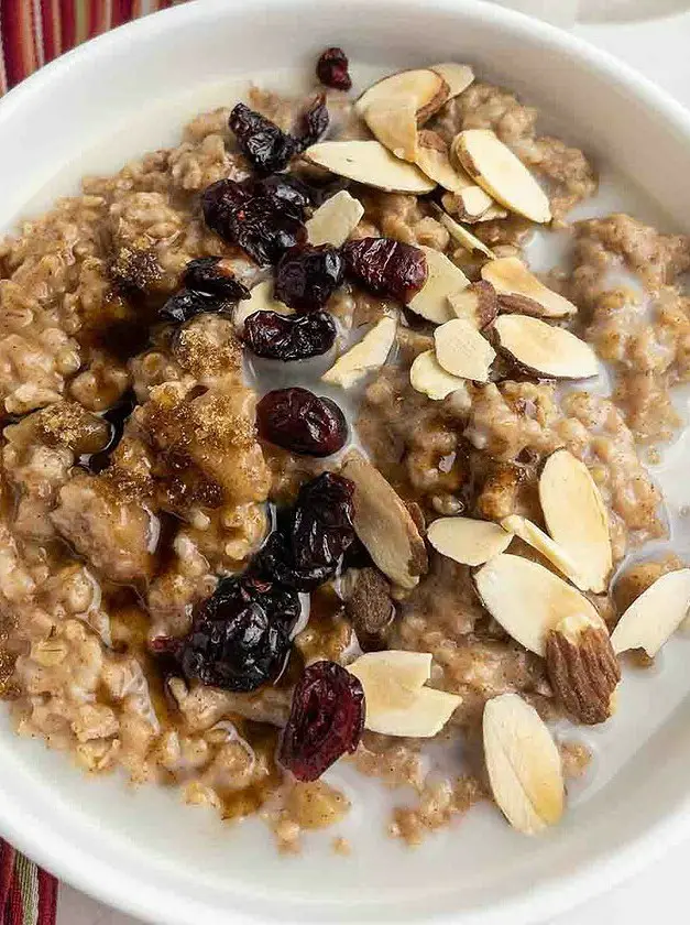 Crock Pot Apple Cinnamon Oatmeal