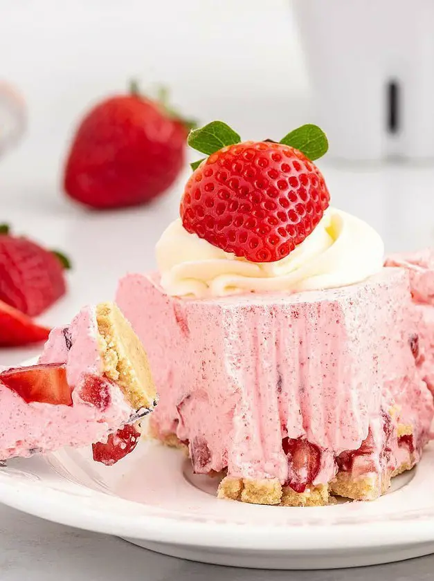 Strawberry Cool Whip Pie