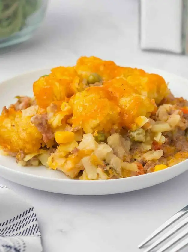 Crock Pot Bacon Cheeseburger Tater Tot Casserole