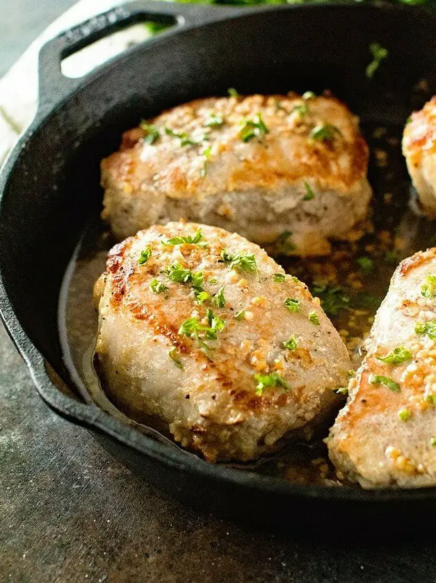 Garlic Baked Pork Chops