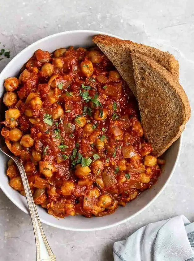 Chickpeas in Tomato Sauce