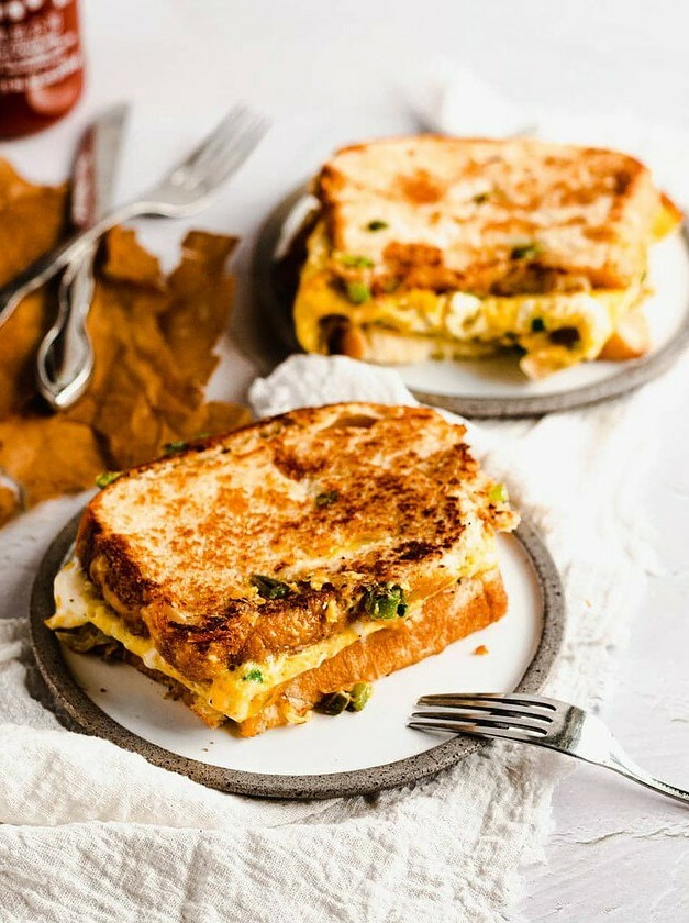 Easy Omelette Sandwich