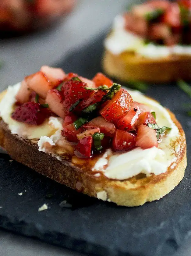 Easy Strawberry Crostini