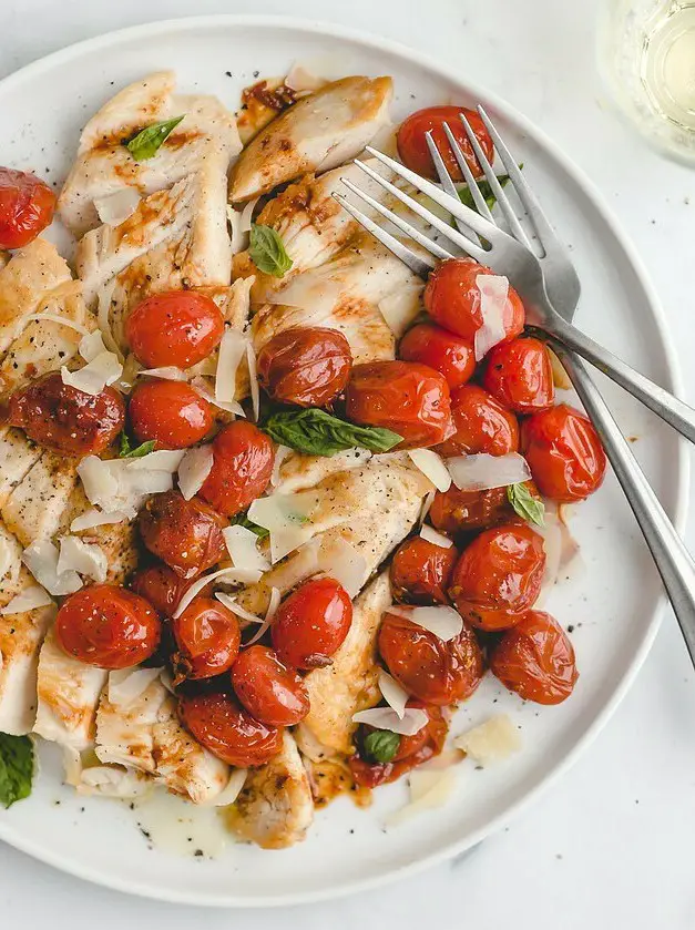 One Pan Chicken with Garlic Balsamic Tomatoes