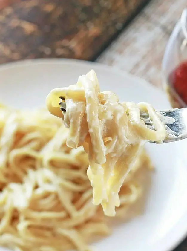 Olive Garden Copycat Fettuccine Alfredo