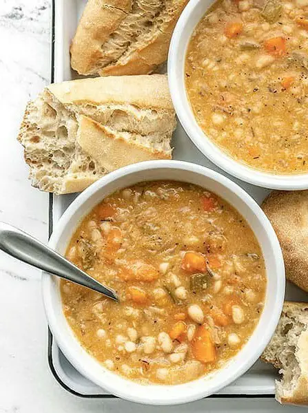 Slow Cooker White Bean Soup