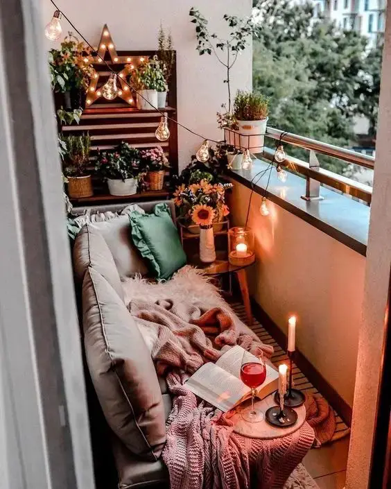 COZY BALCONY