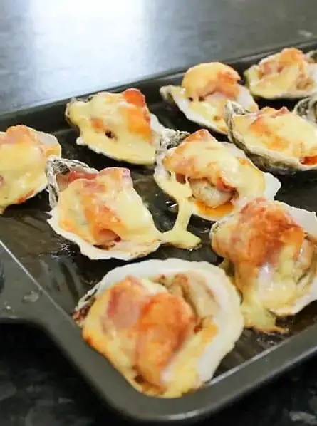 Baked Oysters with Bacon and Gruyere Cheese