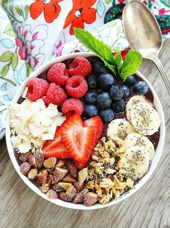 Berry Banana Smoothie Bowl