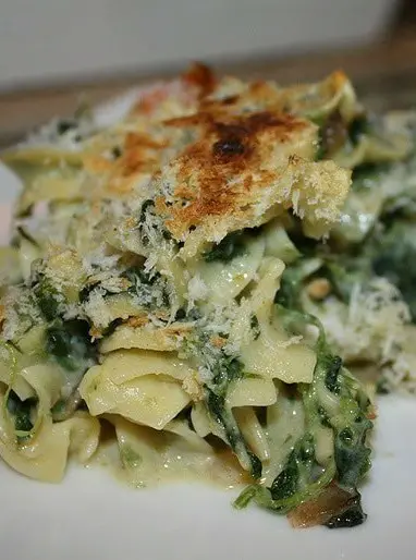 Spinach and Egg Noodle Casserole