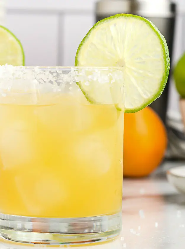 The Best Mezcal Margarita